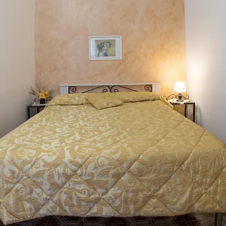 公寓 Il Giardinetto Lipari Centro *